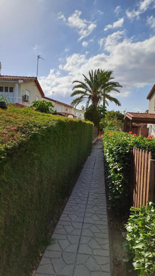 Апартаменты Relaxing Seaside Manors Ларнака Экстерьер фото