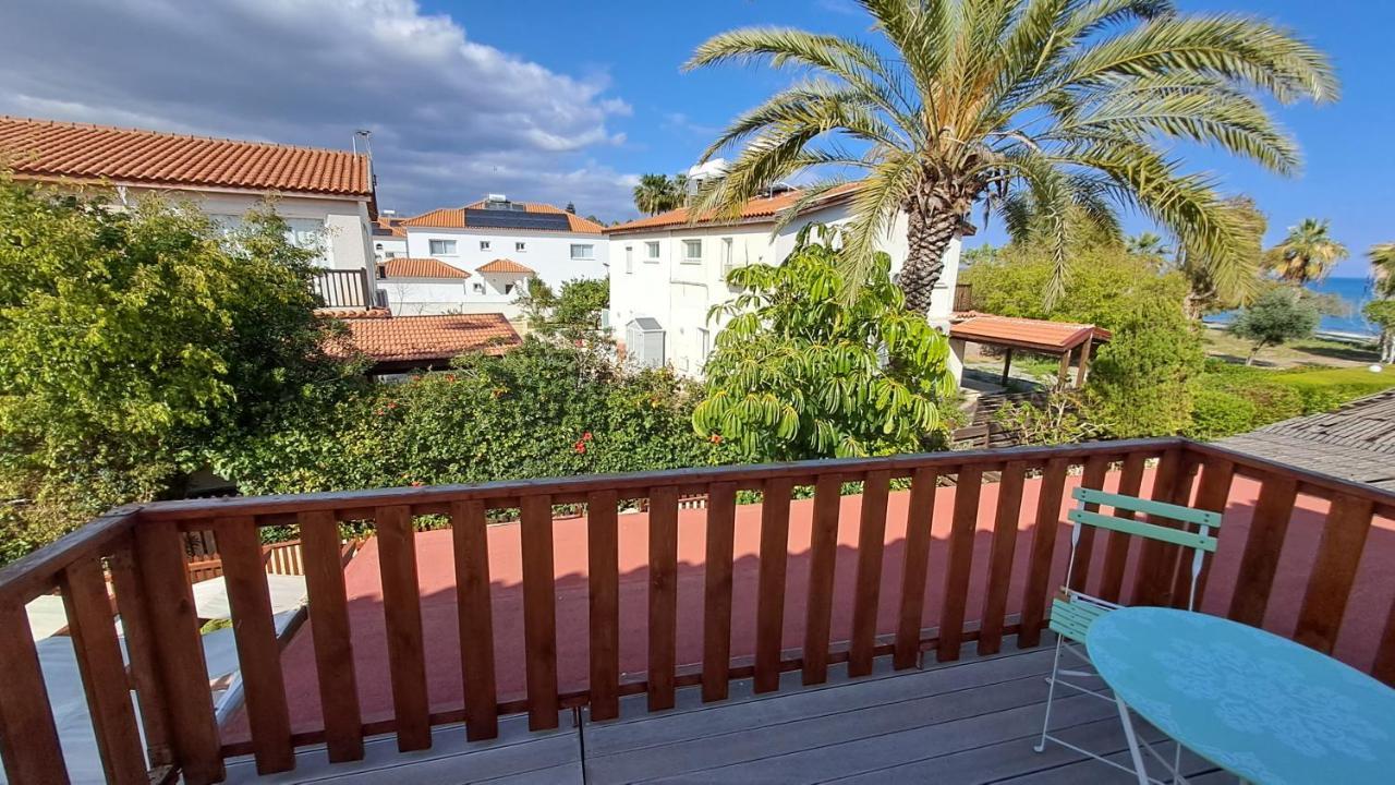 Апартаменты Relaxing Seaside Manors Ларнака Экстерьер фото